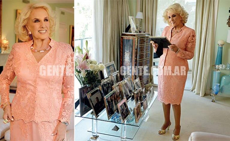 Mirtha Legrand posó en su casa para la revista Gente.