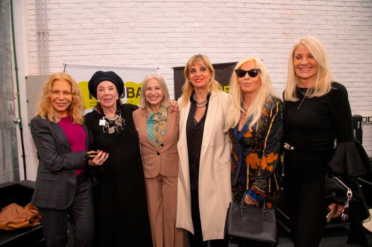 Mirtha Legrand, Susana Giménez y Graciela Borges, Cacilia Roth, Mercedes Morán, Tete Coutarot y Evelyn Scheidl (Foto: gentileza UBA)