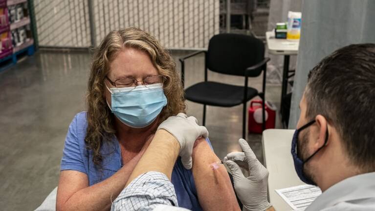 Moderna anunció que comenzó a probar su vacuna contra el coronavirus en población pediátrica