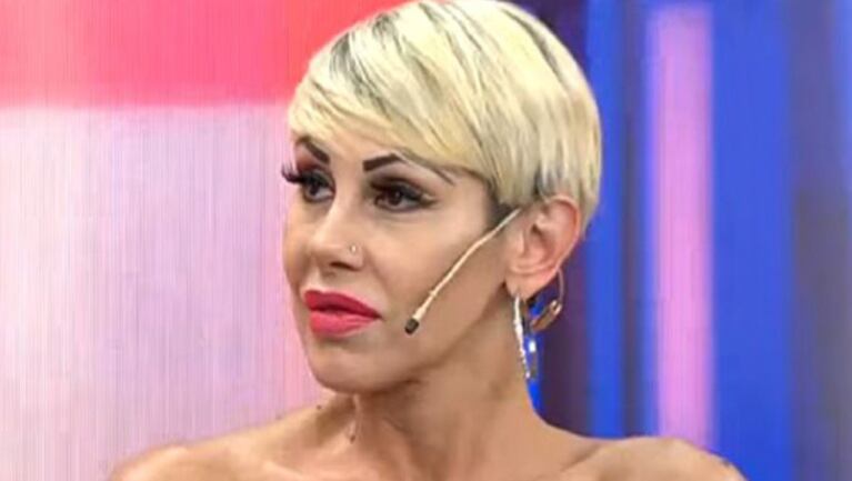 Mónica Farro sufrió un accidente doméstico y tuvo que ser hospitalizada.