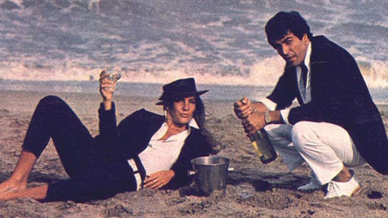 Mónica y Cacho, en una temporada juntos en Mar del Plata, hace 25 años.