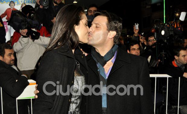 Mónica y José María Listorti, enamorados en el estreno de Stravaganza (Foto: Jennifer Rubio). 