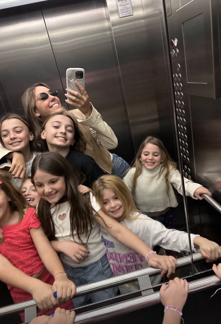 Moorea y sus amigas en su cumpleaños.