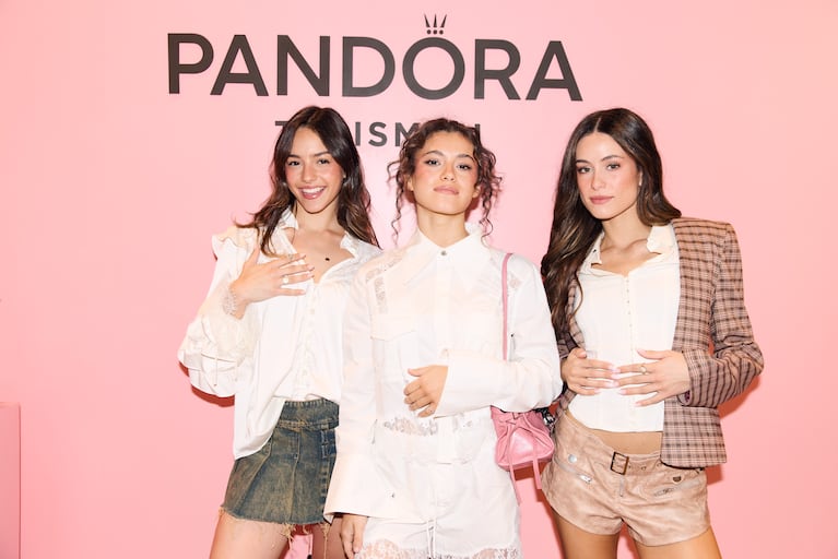Mora Bianchi, Lola Abraldes y Antonella Podestá. Foto: prensa