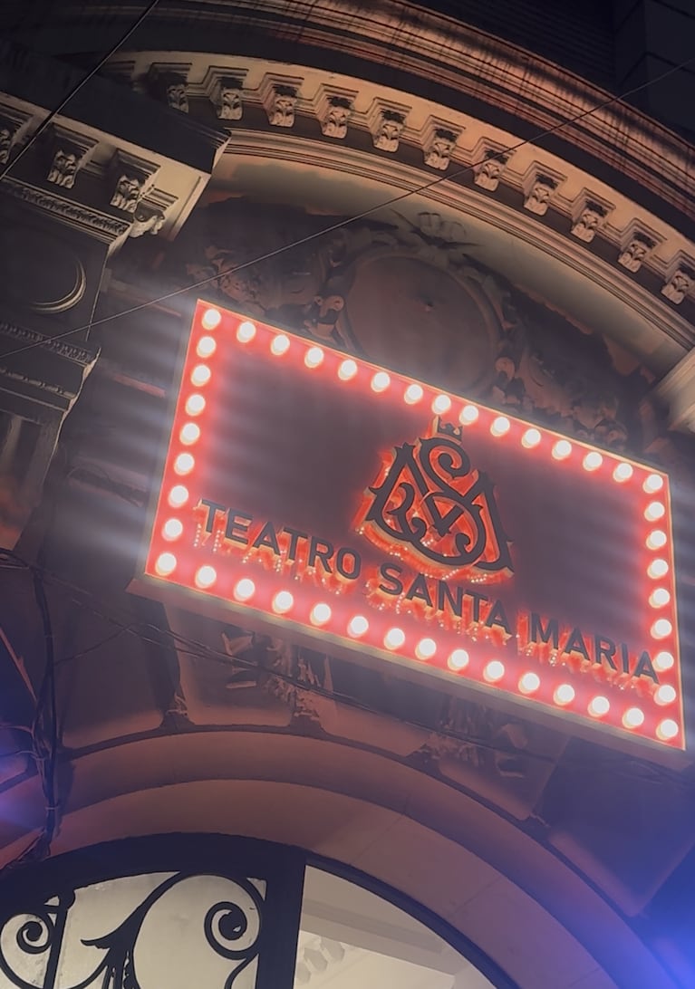 Mora Godoy, Mario Pergolini, Carlos Tevez y más famosos en la reapertura del Teatro Santa María