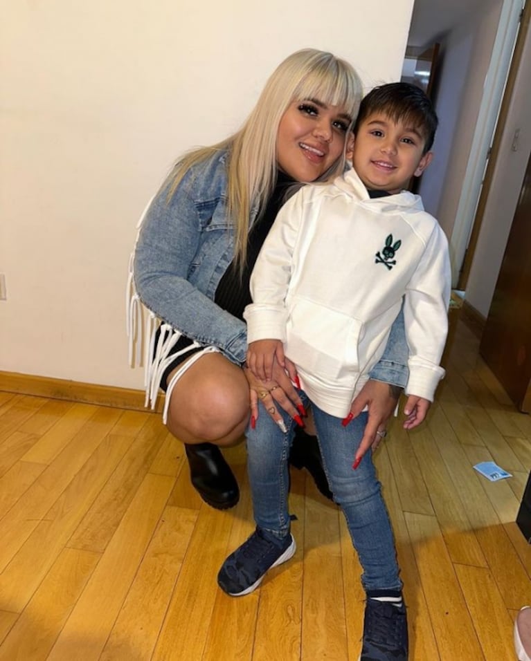 More Rial compartió un tremendo descargo junto a varias fotos con su hijo:  "Acá estamos, con las poquitas personas que nos aman"