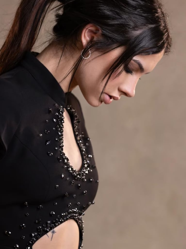 Morena, hija de Pablo Echarri y Nancy Dupláa, debutó como modelo y causó sensación en la moda argentina | Créditos: Instagram @cynthiamartos