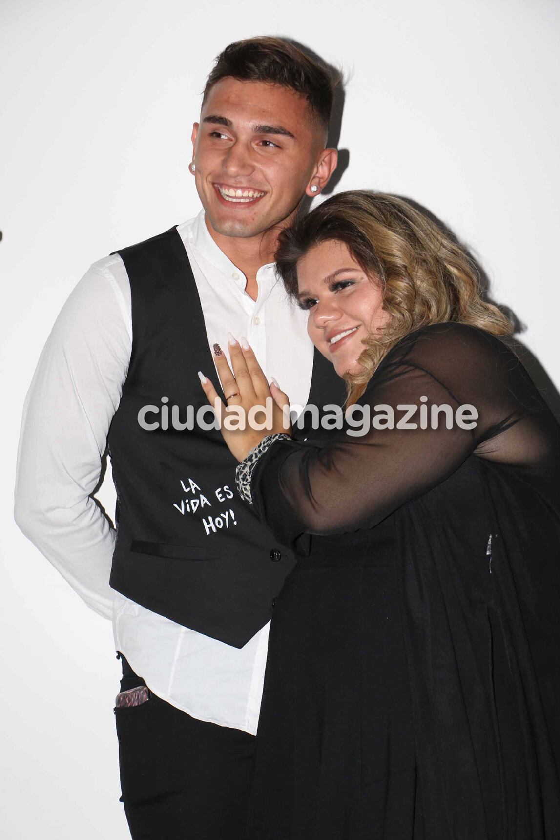 Morena Rial contó con el apoyo de su novio en su lanzamiento como cantante (Fotos: Movilpress). 