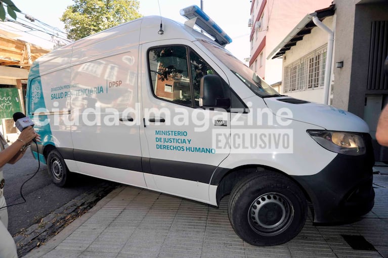 Morena Rial llegó al departamento de su hermana, Rocío, para cumplir la prisión domiciliaria. (Foto: Movilpress)