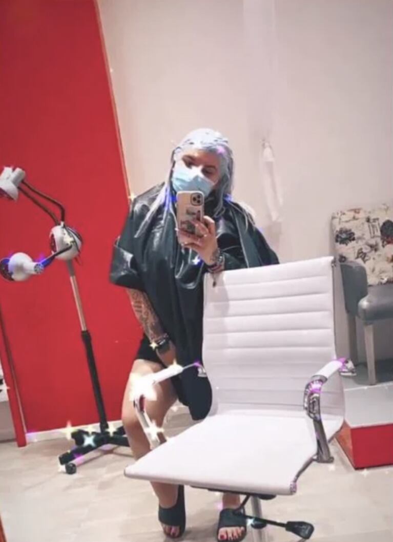 Morena Rial se animó a un fuerte cambio de look: se tiñó el cabello de rubio platino