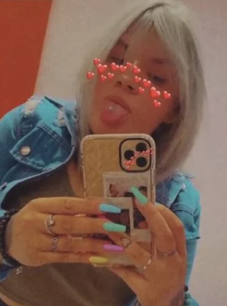 Morena Rial se animó a un fuerte cambio de look: se tiñó el cabello de rubio platino