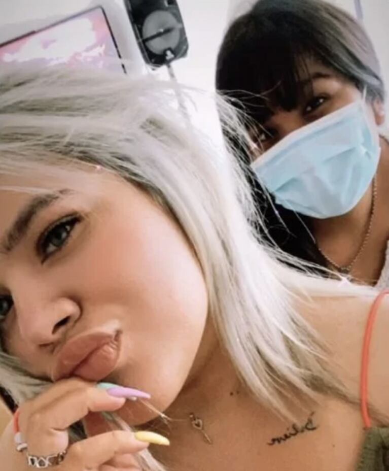 Morena Rial se animó a un fuerte cambio de look: se tiñó el cabello de rubio platino