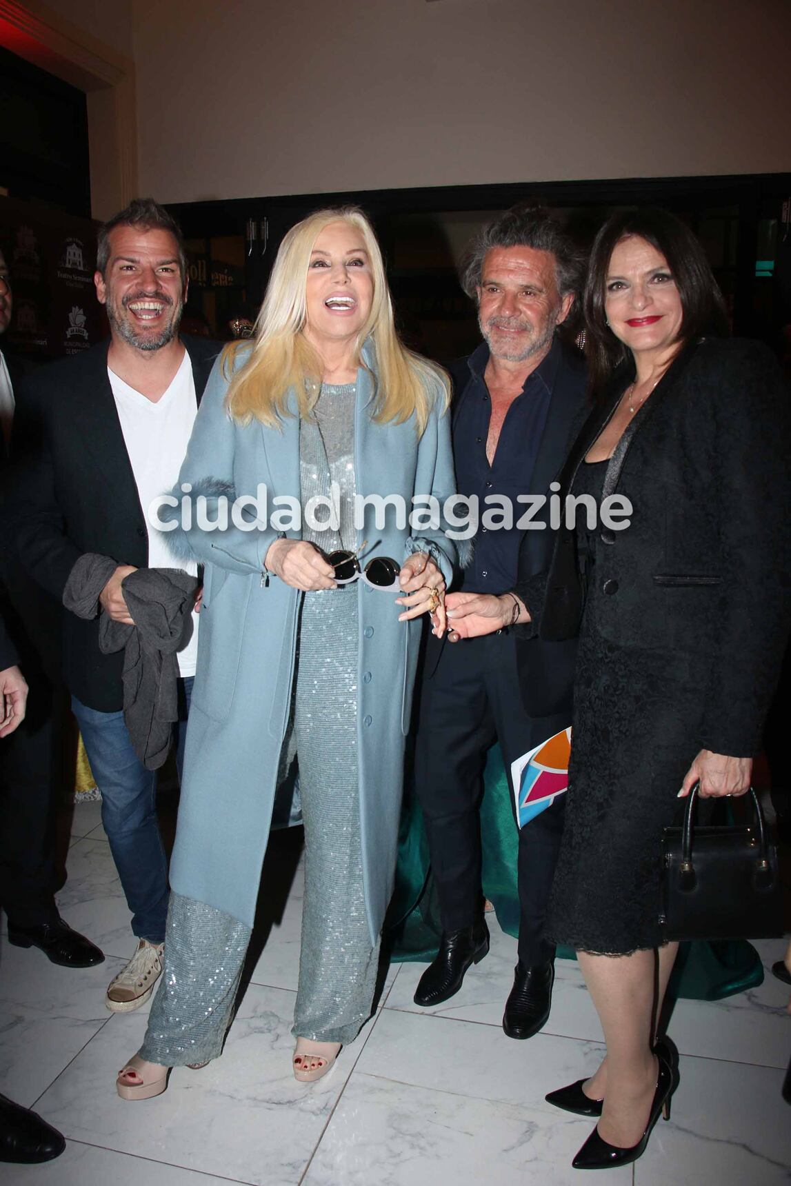 Moria Casán, Mirtha Legrand y Susana Giménez, puro cariño y complicidad en el escenario. (Foto: Movilpress)