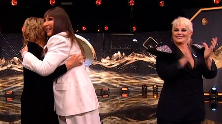 Moria Casán reveló qué le dijo al oído a Georgina Barbarossa y emocionó a todos (captura de eltrece)