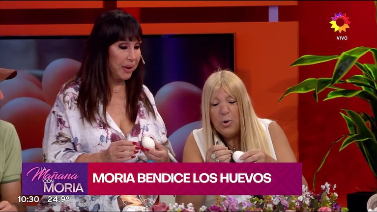 Moria Casán y la duendóloga Liliana Chelli muestran el paso a paso del ritual de soplar el huevo en la previa de la Pascua (Foto: captura de eltrece).