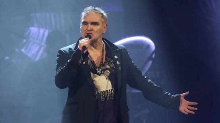 Morrissey tiene nuevo álbum, pero no discográfica