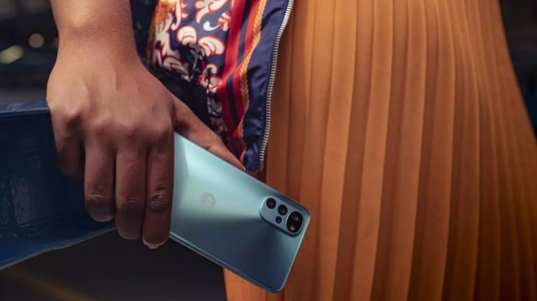 Motorola actualiza su gama media con el moto g22 y su pantalla cuádruple de 50MP