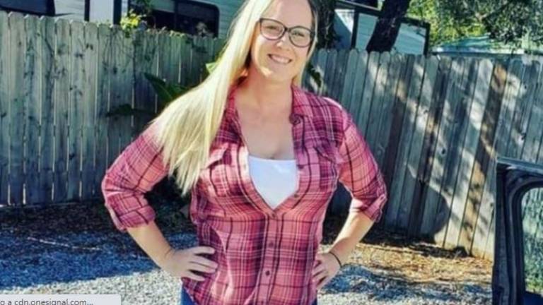 Mujer gana una fortuna vendiendo su propia leche materna en internet