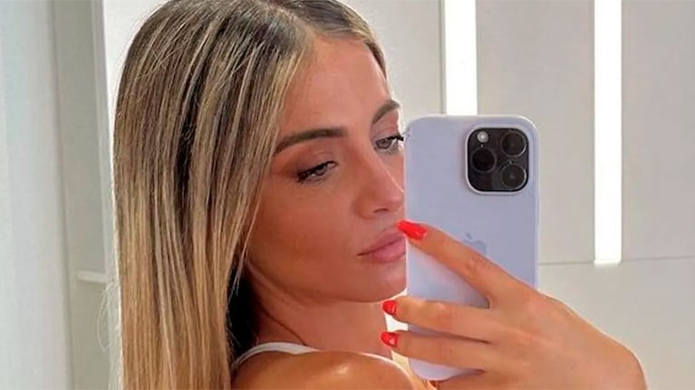 Mundial Qatar 2022: Caro Cavagni, la esposa de Nicolás Tagliafico, estrenó microbikini underboob y piluso