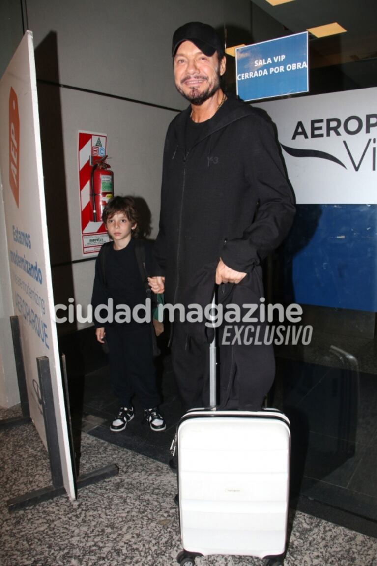 Mundial Qatar 2022: las fotos de Marcelo Tinelli con su hijo Lolo en Aeroparque, listos para ir a alentar a la Selección