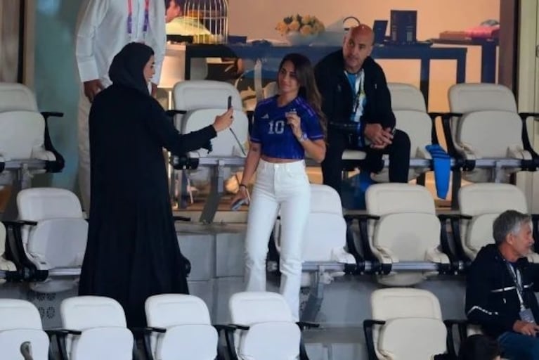 Mundial Qatar 2022: todos los looks de Antonela Roccuzzo para alentar a Argentina