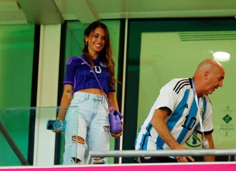 Mundial Qatar 2022: todos los looks de Antonela Roccuzzo para alentar a Argentina