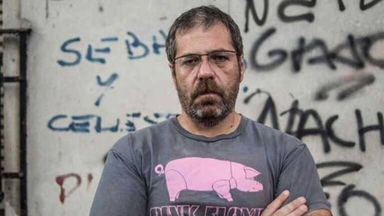 Murió a los 50 años el escritor Carlos Busqued, autor de Bajo este sol tremendo y Magnetizado