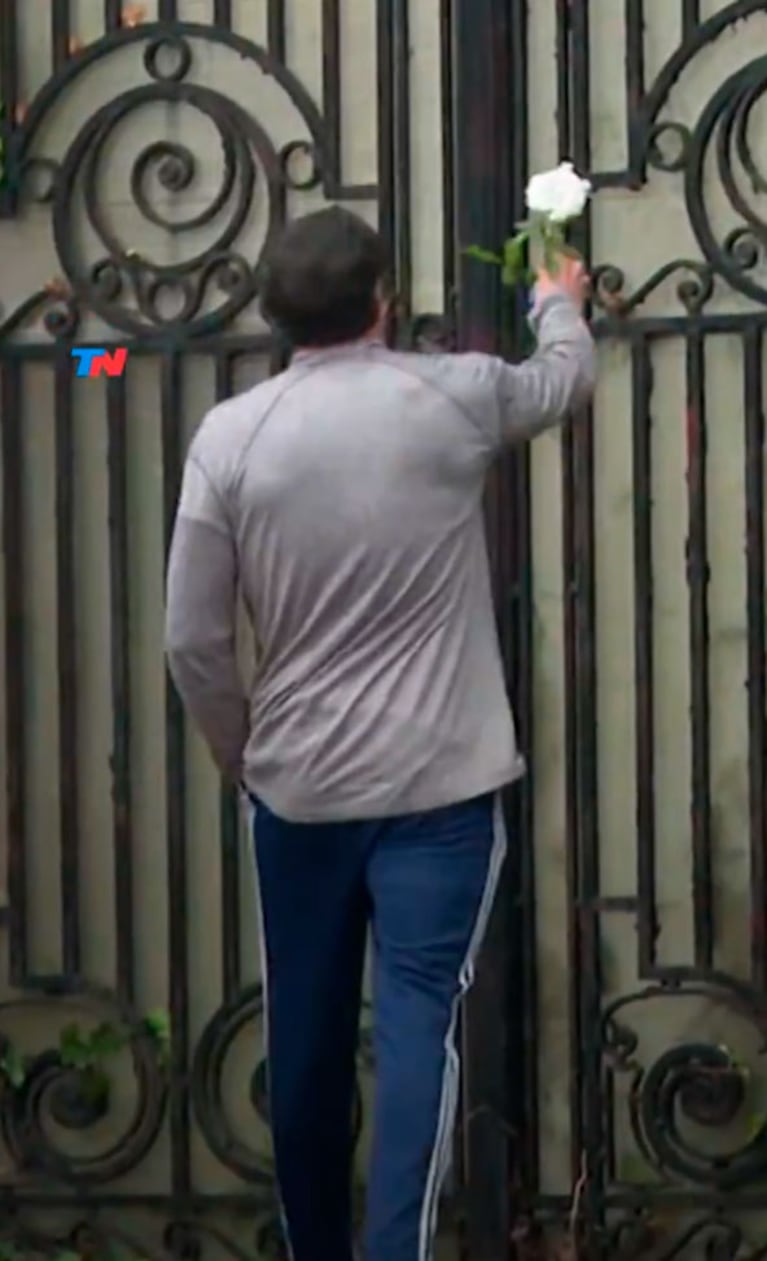Murió el Indio Solari: el desgarrador gesto de un fan en la casa de su ídolo (captura de TN)