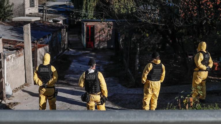Murió una mujer policía que custodiaba Villa Azul durante la cuarentena: analizan si tuvo coronavirus