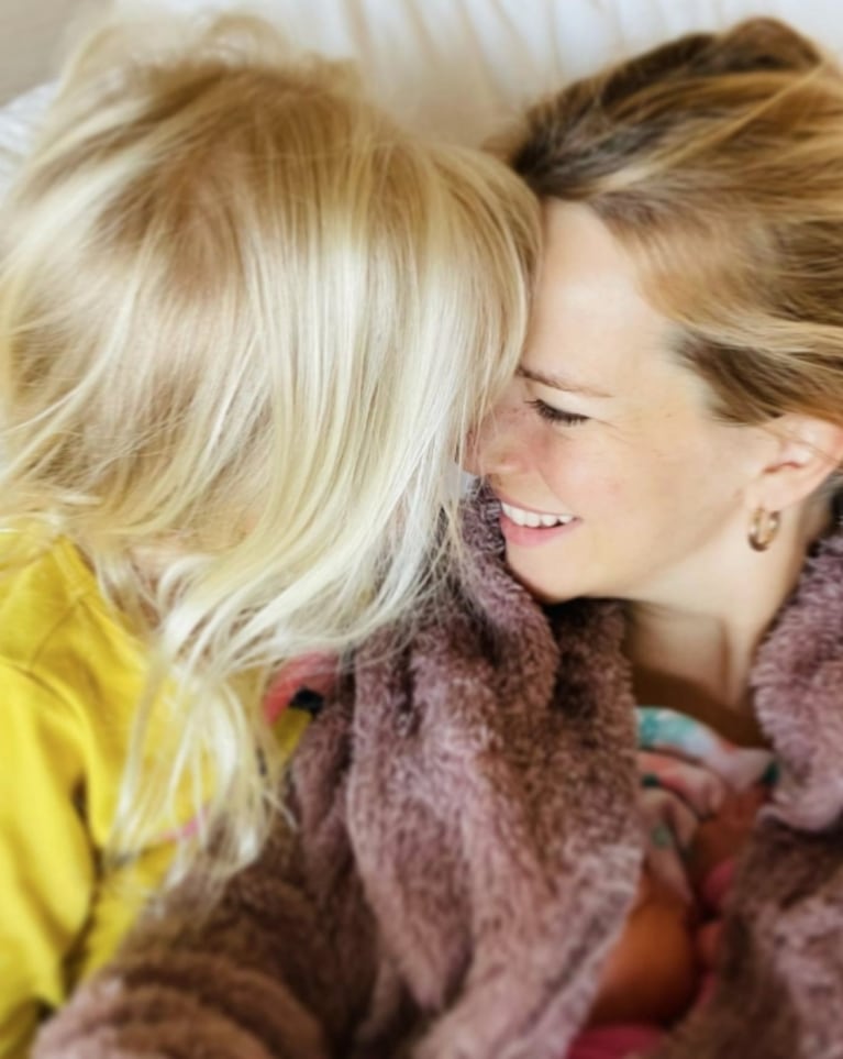 Muy dulces: Luisana Lopilato compartió el encuentro de Vida con Cielo Yoli Rose, su hermanita recién nacida