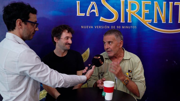 Nahuel Adhami y Osvaldo Laport de La Sirenita, el musical, con Ciudad.