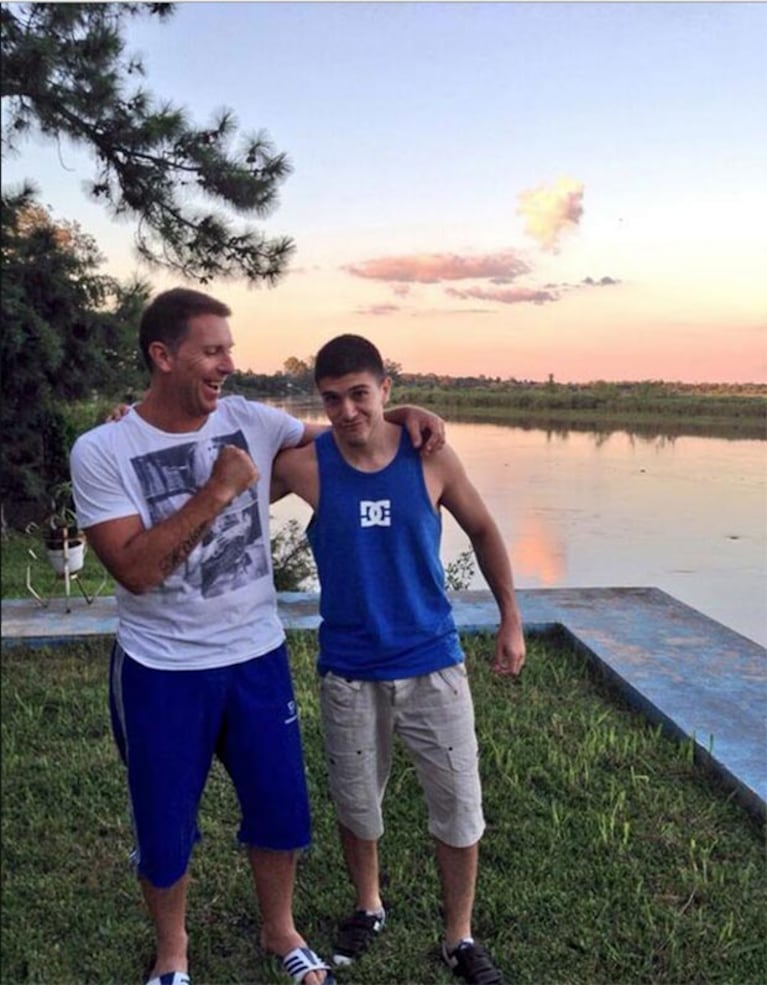 Nahuel con su papá Alejandro Fantino, unidos por el deporte. (Foto: Twitter)