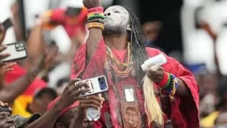 Nana Kwaku Bonsam, el brujo de Ghana que planearía un ritual contra Lionel Messi y la Selección argentina (Foto: redes sociales).