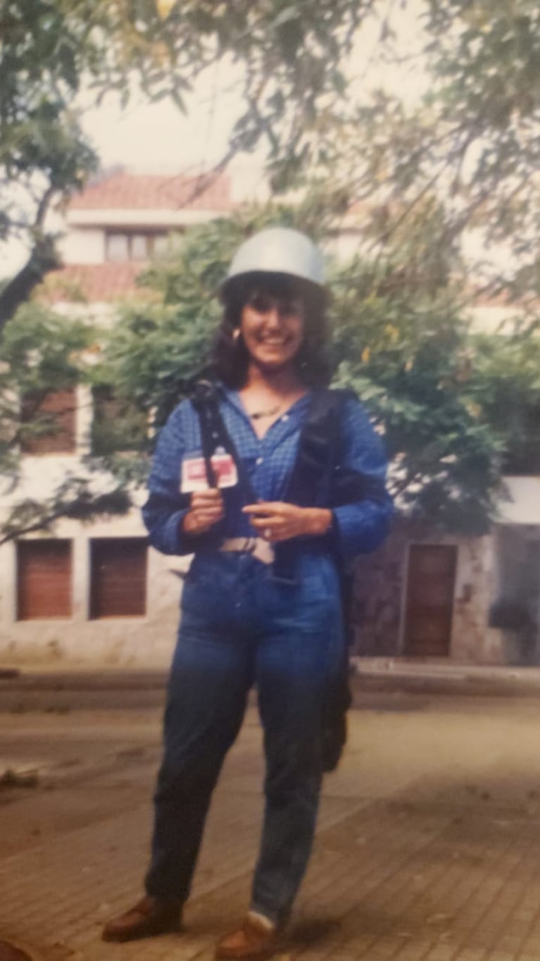 Nancy Duré como operaria de una empresa de televisión por cable. (Foto: Álbum personal de Nancy Duré)