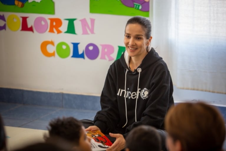 Natalia Oreiro, como Embajadora de Unicef, leyó cuentos en un centro de primera infancia en Salta