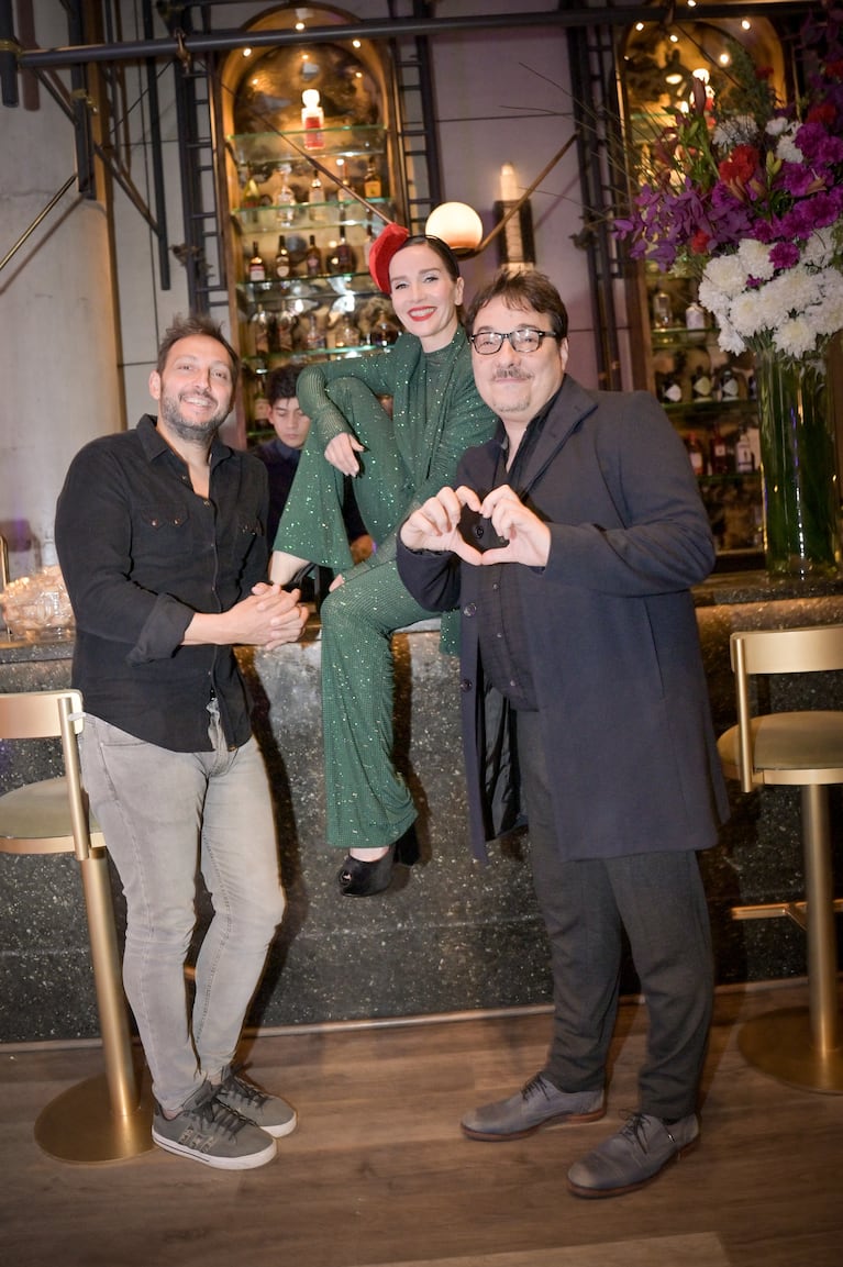 Natalia Oreiro, Fernán Mirás y Ariel Staltari en la presentación de Casi Muerta. Foto: Gentileza prensa HBO Max.