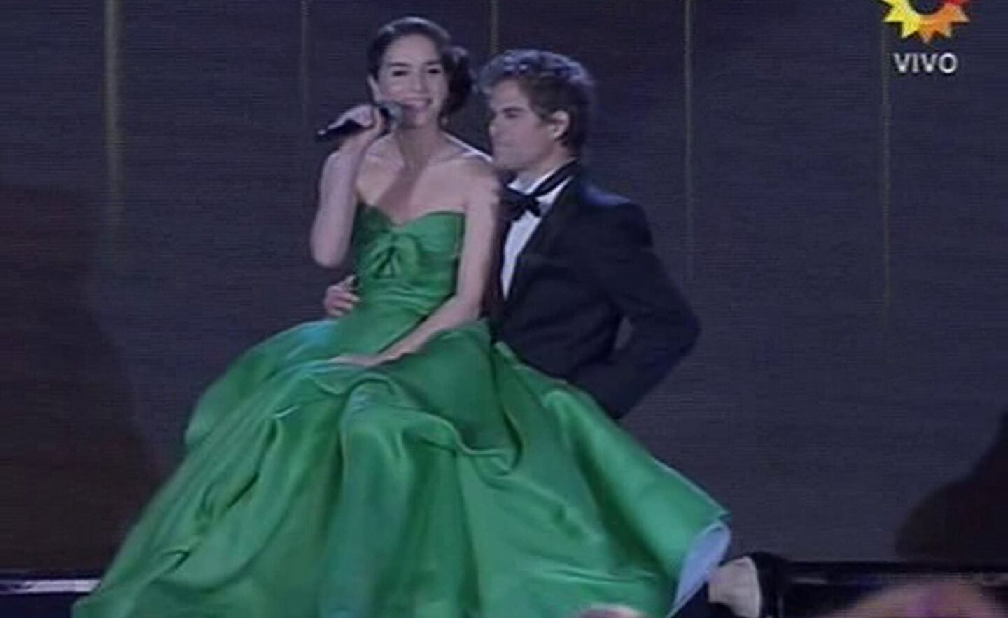 Natalia Oreiro y Mike Amigorena, en el comienzo de la gran noche. (Foto: captura TV)