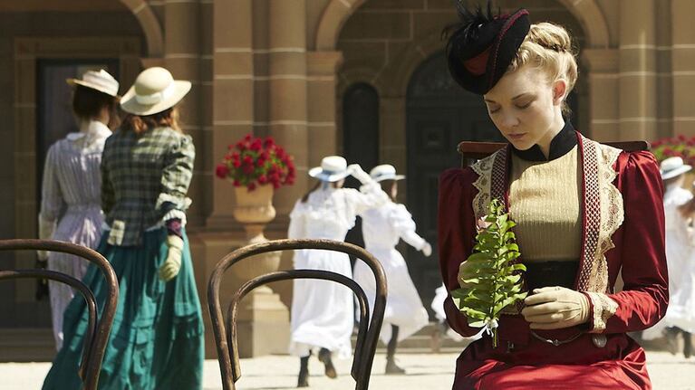 Natalie Dormer se convertirá en la directora de un internado