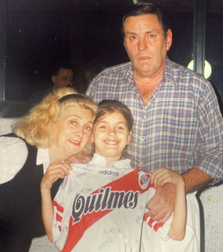 Natalie Pérez fue a ver a River y le regalaron una camiseta con su nombre