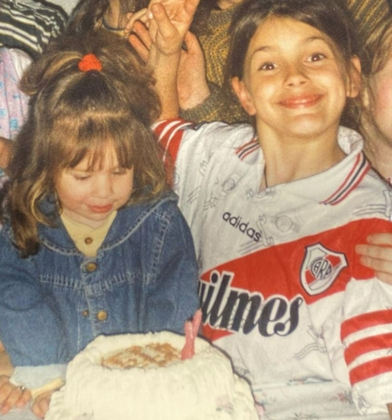 Natalie Pérez fue a ver a River y le regalaron una camiseta con su nombre