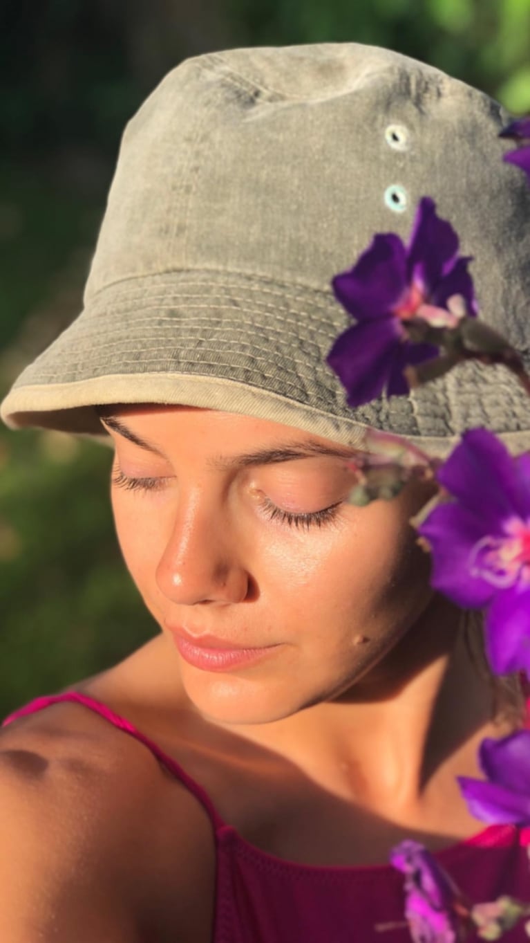Natalie Pérez y la divertida foto del "autoescrache": "No estoy fumada, ni borracha; me dio un rayo de sol en los ojos" 