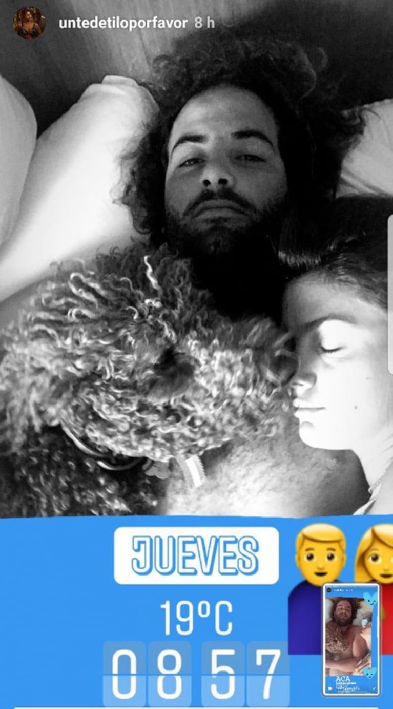 Natalie Pérez y las selfies románticas junto a su novio en la cama: "Acá, babeándome de amor"