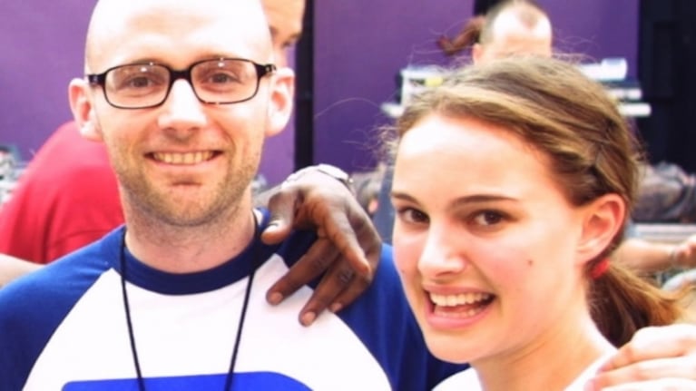 Natalie Portman desmintió haber sido novia de Moby, lo tildó de "perturbador" y él la cruzó con una foto