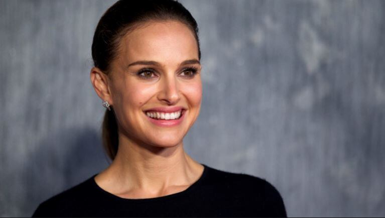 Natalie Portman dirigirá y protagonizará una cinta sobre gemelas enfrentadas