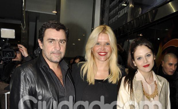 Nazarena, Barbie y Fabián Rodríguez en Stravaganza Estados del Tiempo. (Jennifer Rubio-Ciudad.com)