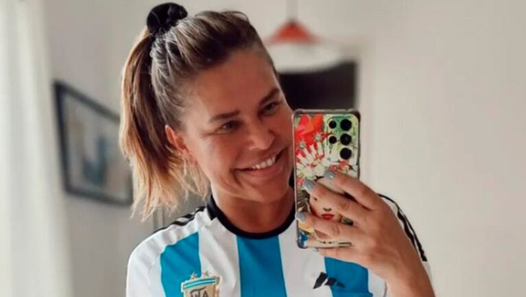 Nazarena Vélez alentó a la Selección Argentina en el Mundial Qatar 2022 con este outfit súper sensual.