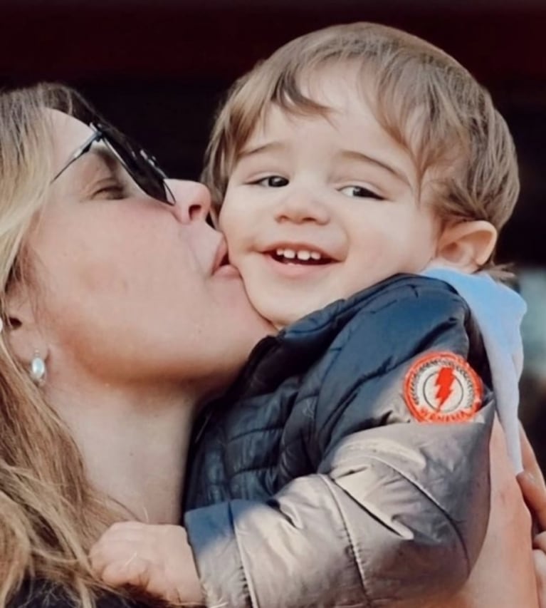 Nazarena Vélez compartió las fotos más tiernas con el hijo de Belén Francese tras anunciar el embarazo de Barbie: "Practicando para abuela" 