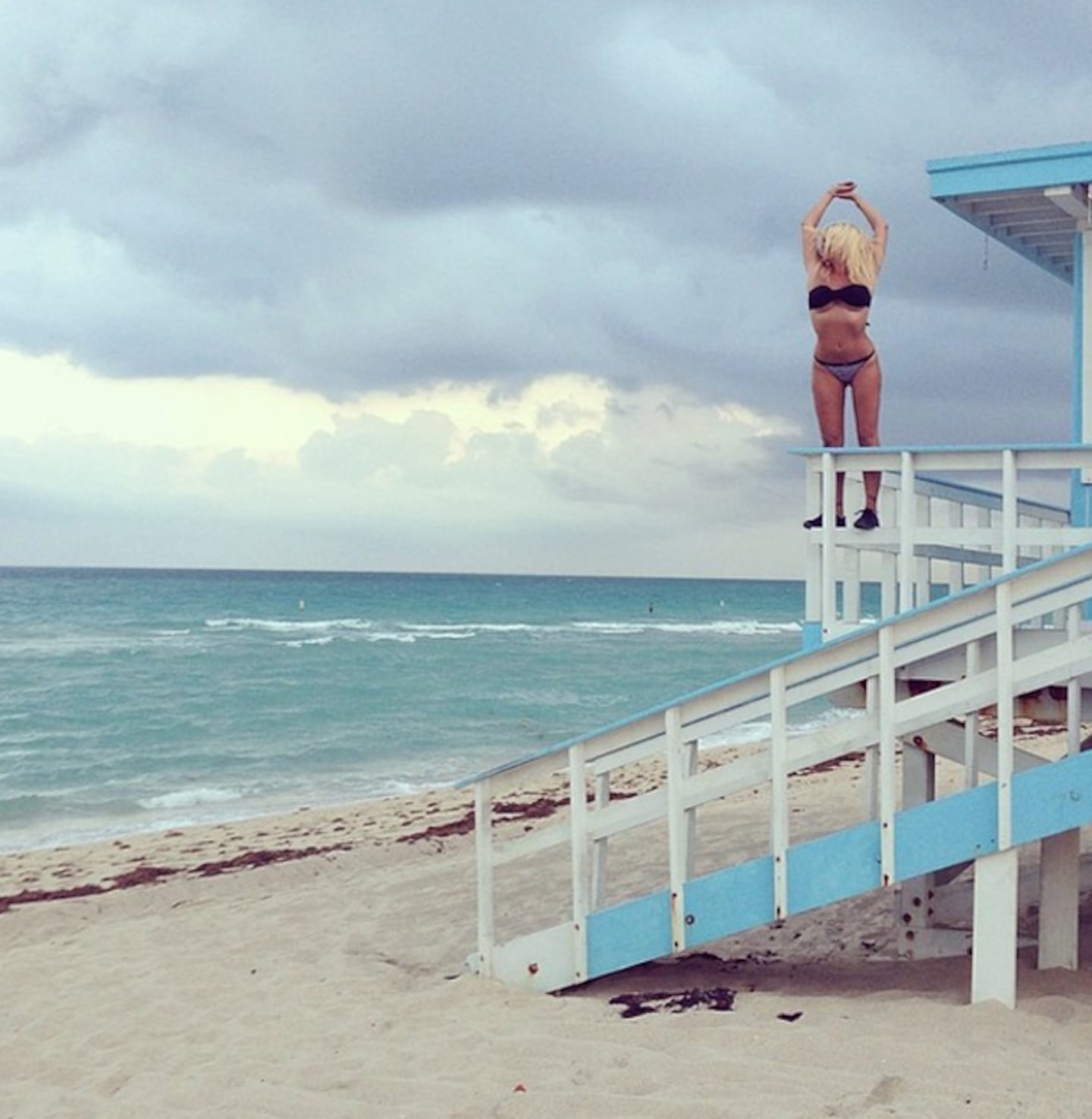 Nazarena Vélez exhibe su lomazo en las playas de Miami. (Foto: Twitter)