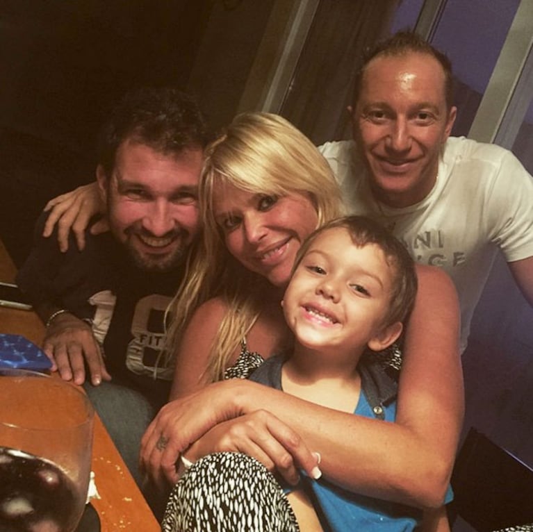 Nazarena Vélez, pura felicidad en la primera foto junto a su hijo Thiago y Gonzalo Gamarra. (Foto: Instagram)
