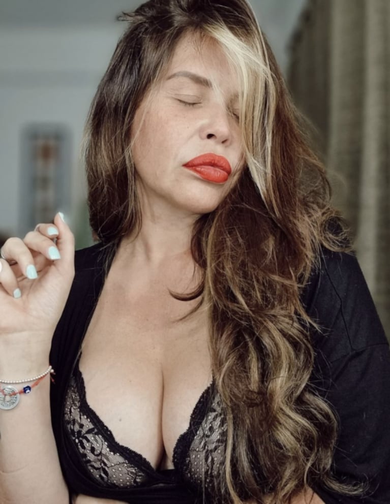 Nazarena Vélez se cambió radicalmente el look: extensiones larguísimas y llamativo "contorno"